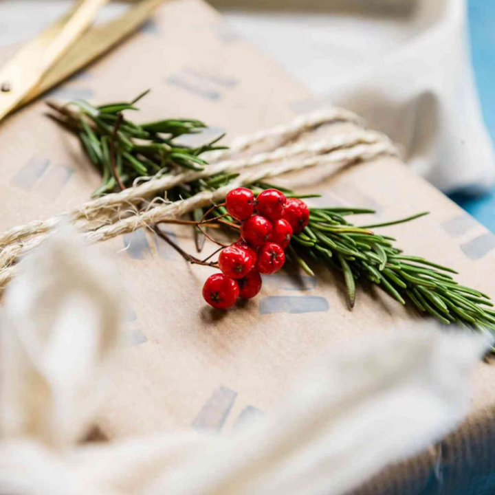 How to wrap your gifts with zero waste.