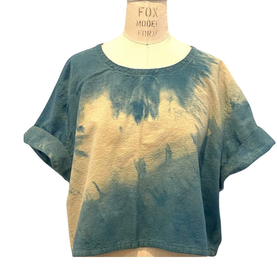 Allyn Boxy Tee: Sustainable Warmth & Effortless Style in Blue Tan Ombre