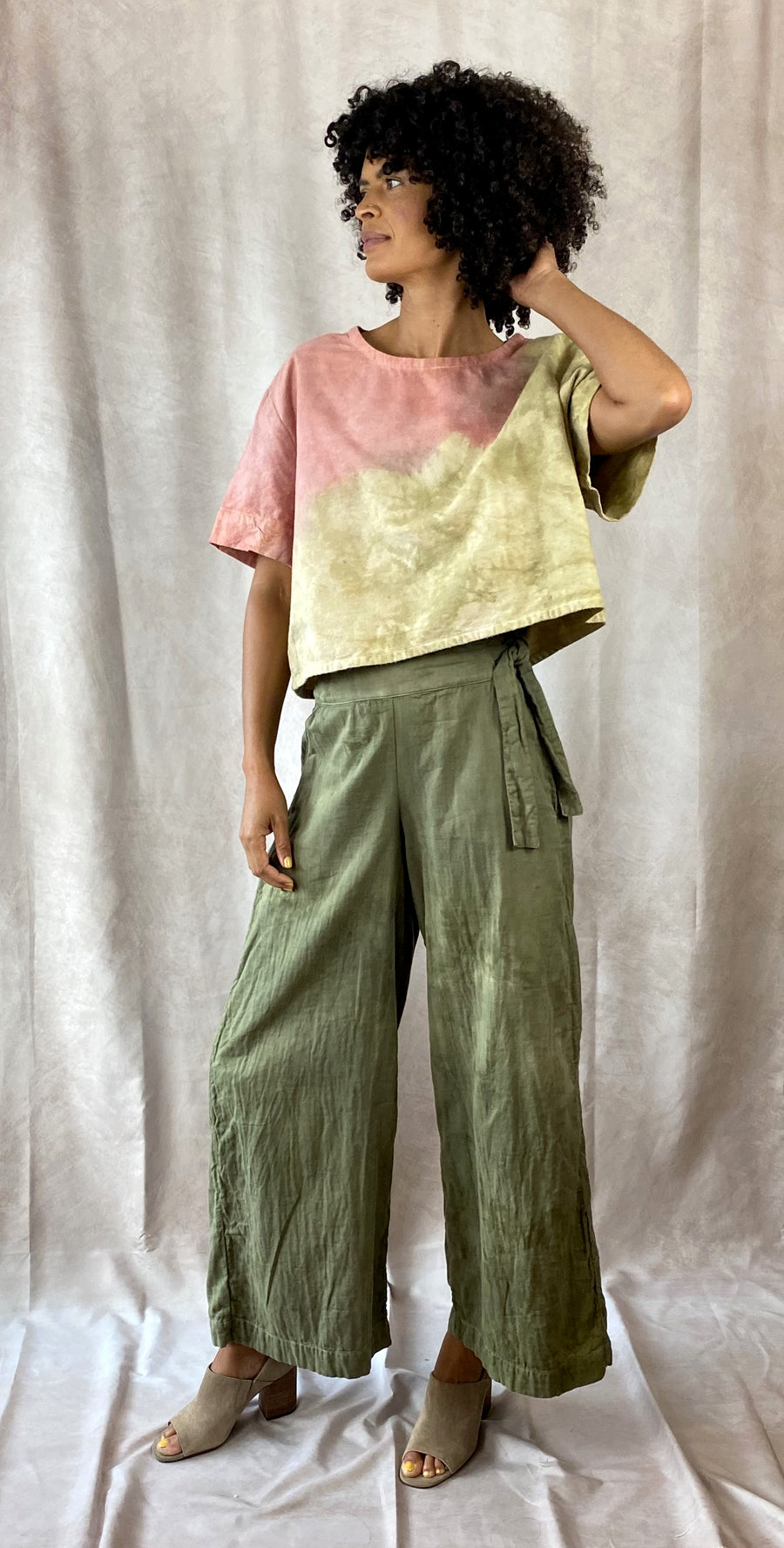 Allyn Boxy Tee: Sustainable Warmth & Effortless Style in Rose Green Ombre