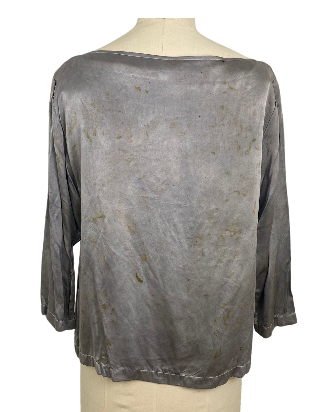 Beautiful silk boatneck top in grey floral print back