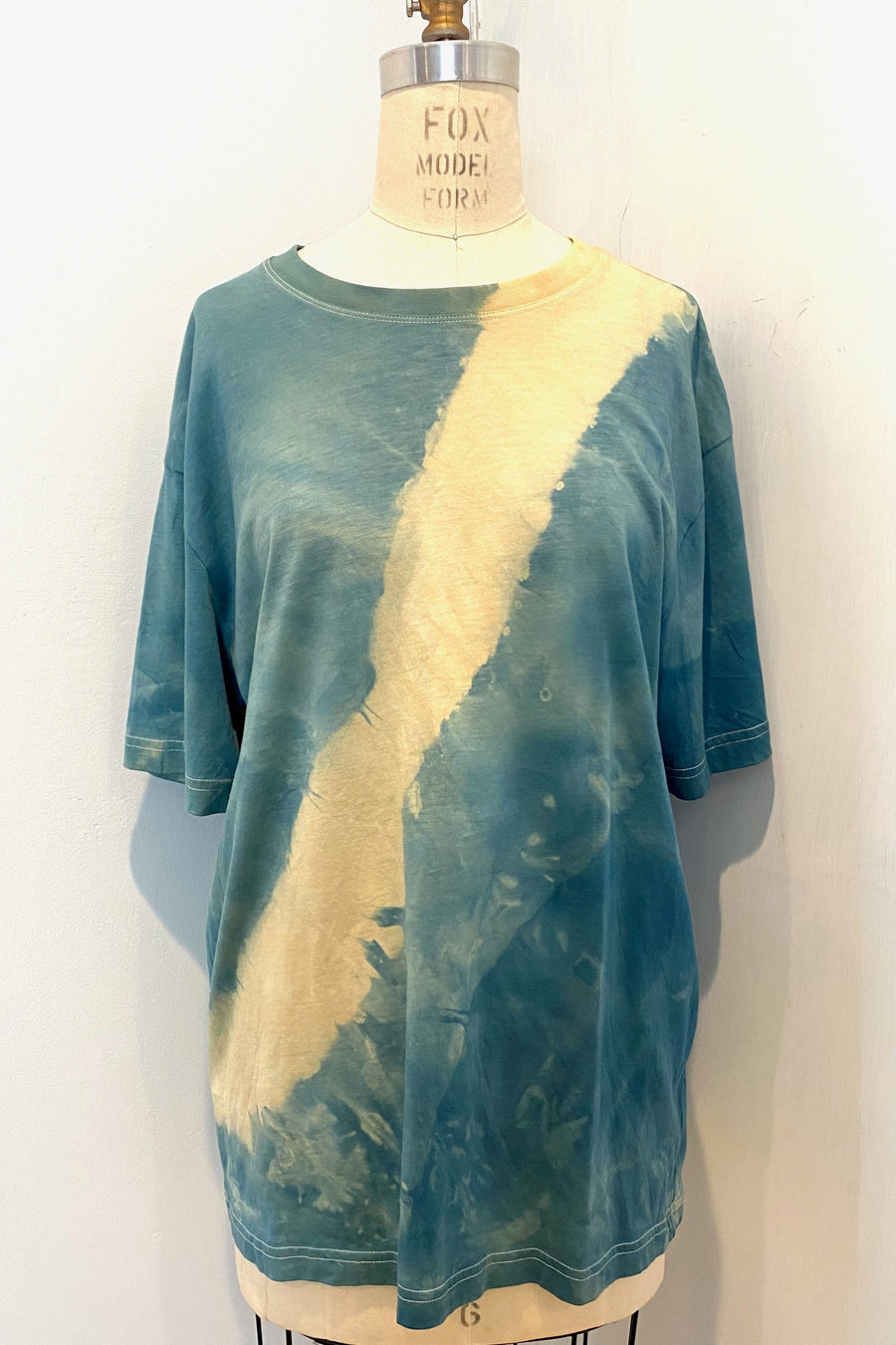 Botanically-Dyed-Crew-Neck-T-shirt-in-Teal-Tan-Wave
