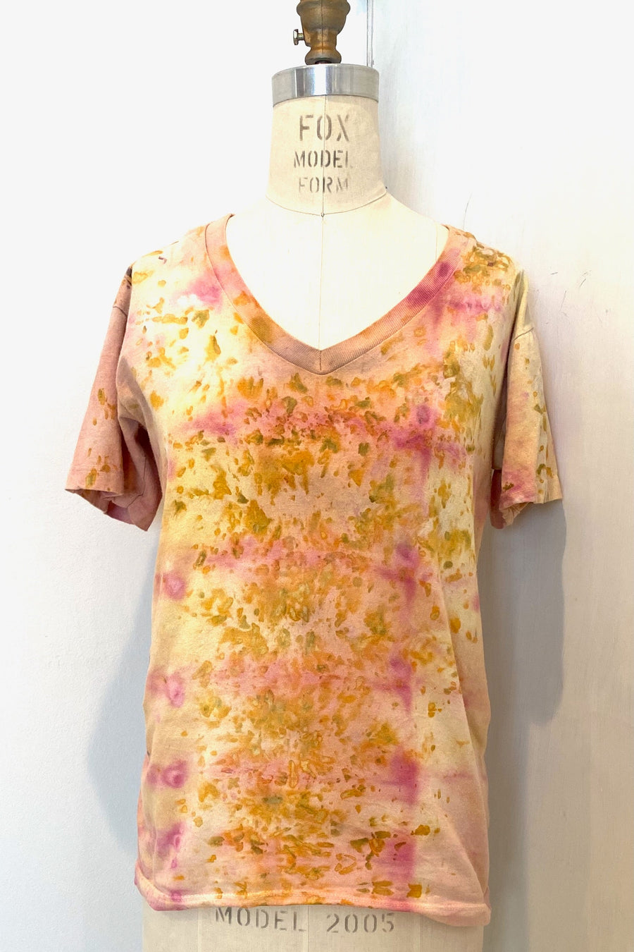 Botanically-Dyed-V-Neck-T-shirt-in-Yellow-Pink-Speckle